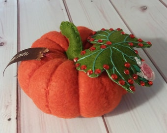 Calabazas de fieltro, bordado a mano, decoración otoñal, estuche para agujas hecho a mano