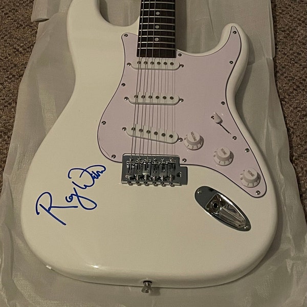 ROGER WATERS Pink Floyd  autographed signed full size GUITAR