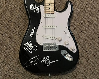 ZAC BROWN BAND signed autographed full size Guitar !