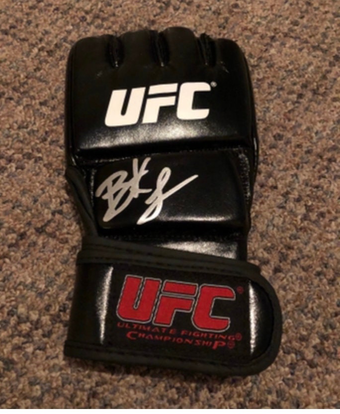 ブロック・レスナー WWE サイン入りフルサイズ UFC グローブ - Etsy 日本 ブロック・レスナー WWE サイン入りフルサイズ UFC グローブ - Etsy 日本