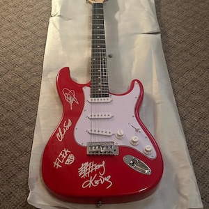 レッチリ Red Hot Chili Peppers 2013 ギターピック　白 Red Hot Chili Peppers Guitar - Etsy