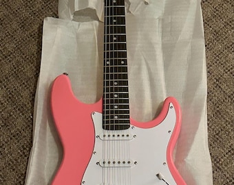 SABRINA CARPENTER autographed signed full size GUITAR ( Rare )