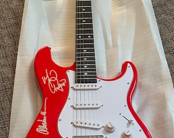 VAN HALEN   W/ Hagar signed AUTOGRAPHED full size guitar