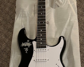 BLINK 182  signed AUTOGRAPHED new GUITAR