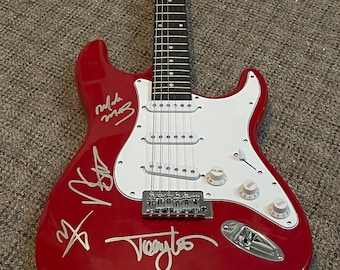 MOTLEY CRUE-Gruppe signierte AUTOGRAPHED neue Gitarre