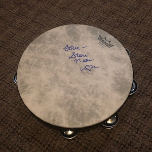 STEVIE NICKS Fleetwood Mac firmó pandereta AUTOGRAFADA de tamaño completo