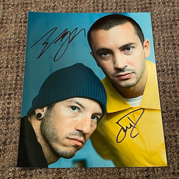 Twenty One Pilots  autographed SIGNED 8x10 photo