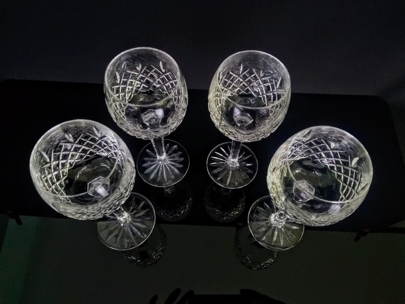 Set of 4 Exquisite Waterford Crystal Wine Hoc Glasses 7 and 38 inches Tall