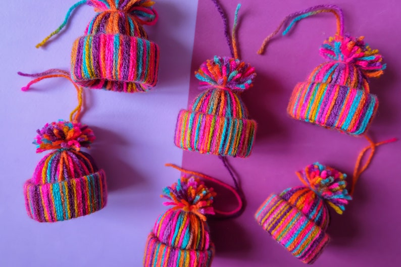 Chapeau à pompon en laine fait à la main, décorations d'arbre de noël, ensemble de 6 arc-en-ciel multicolore image 3