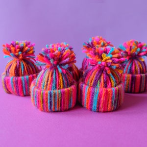 Chapeau à pompon en laine fait à la main, décorations d'arbre de noël, ensemble de 6 arc-en-ciel multicolore image 2