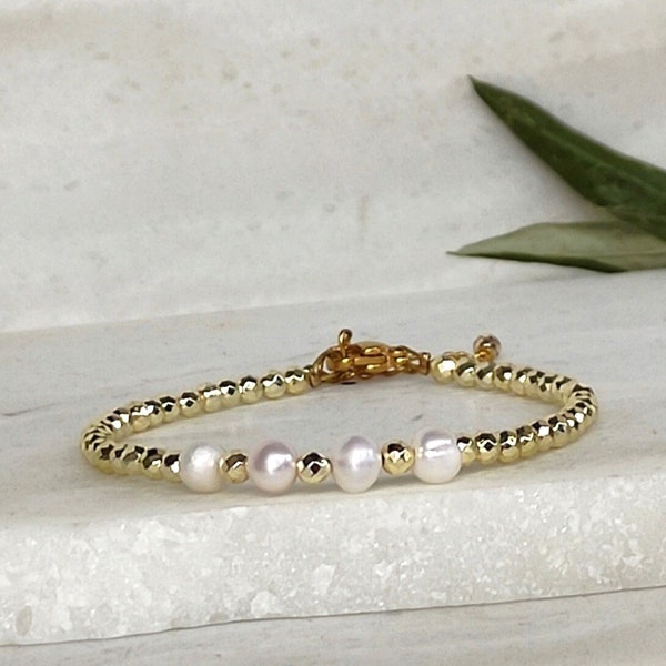 June birthstone bracelet, Freshwater Pearl jewelry, genuine gemstone accessory, Energy healing bracelet, Gemini Zodiac Jewelry