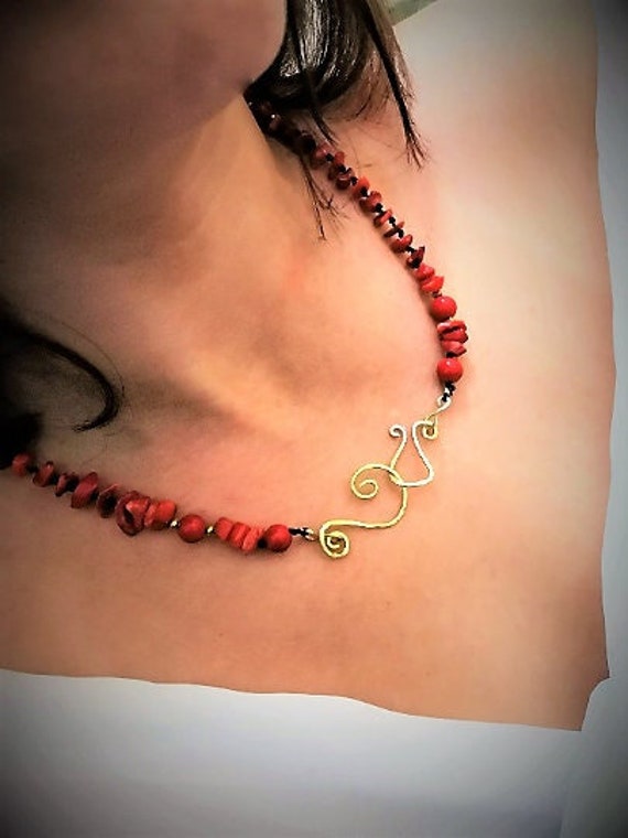 Short Coral Necklace Natural Stone Red 