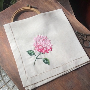 Bestickte Taschentücher, Besticktes Taschentuch mit Wildblumen Motiv, Besticktes Taschentuch mit Wildblumen, Hochzeitsgeschenk