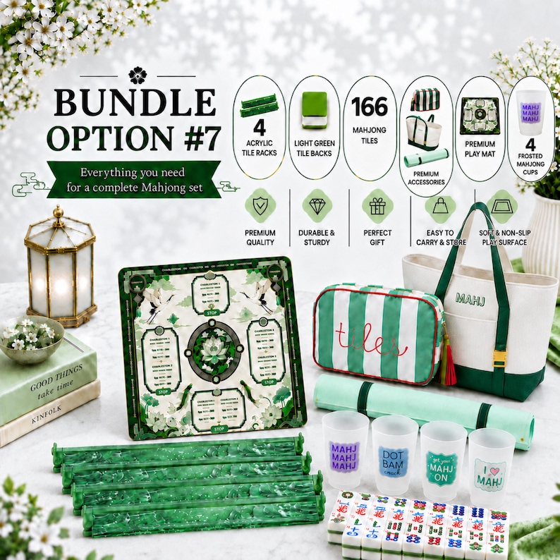 K&ouml;nnte beinhalten: Ein Mahjong-Spielset mit vier gr&uuml;nen Acryl-Fliesenhaltern, 166 Spielsteinen, einer gr&uuml;n-wei&szlig; gestreiften Tasche, einer wei&szlig;-gr&uuml;nen Tragetasche mit der Aufschrift MAHJ, einer aufgerollten Spielmatte und vier mattierten Bechern mit Textaufdruck.