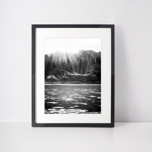 Na Pali Coast Kauai Hawaii Costal Wall Art Ocean View Print Sunset Mountains Print Tropical Island Decor Black and White Kauai Na Pali Coast