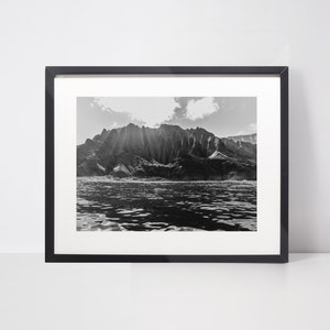 Na Pali Coast Kauai Hawaii Print Hawaii Wall Art Ocean Print Kauai Gift Tropical Island Home Decor Black and White Photography Na Pali Coast