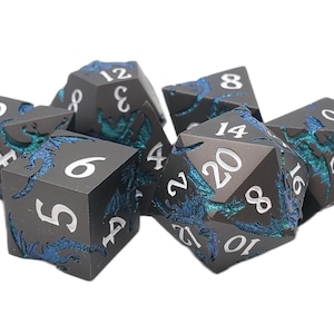 Soaring Dragon - Green w/ Matte Black - Old School 7 Piece DnD RPG Metal Dice Set