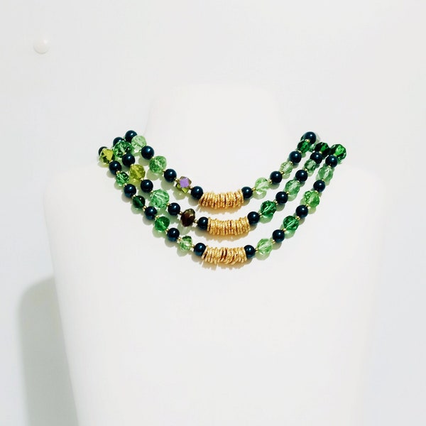 "Verde Verdissimo" long necklace in crystal, laboratory pearls and diamond-cut aluminium