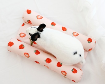 11-Fluffy Wedge Bed for Rabbits (Strawberry)