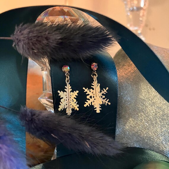 Snowflake Dangle Earrings with Simulated Pink Gem… - image 3