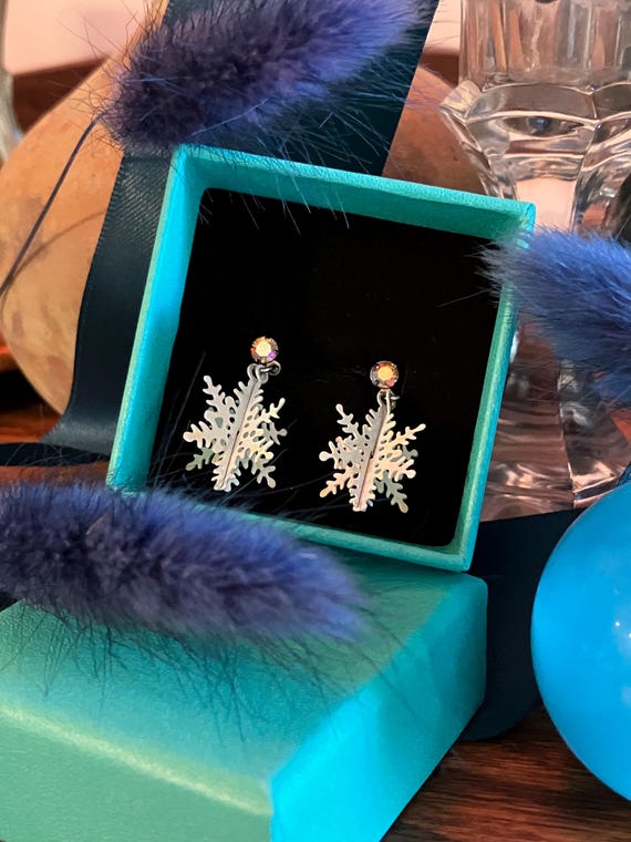 Snowflake Dangle Earrings with Simulated Pink Gem… - image 2