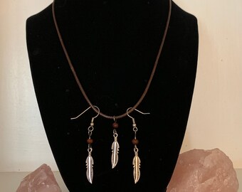 Feather necklace and earring set