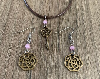 Rose Key Pendant Set