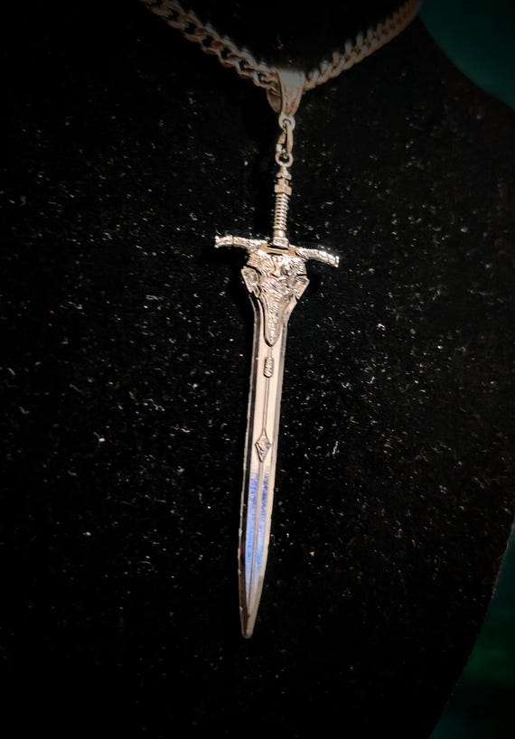 Artorias Greatsword Necklace: Dark Souls Abysswalker Pendant - Etsy