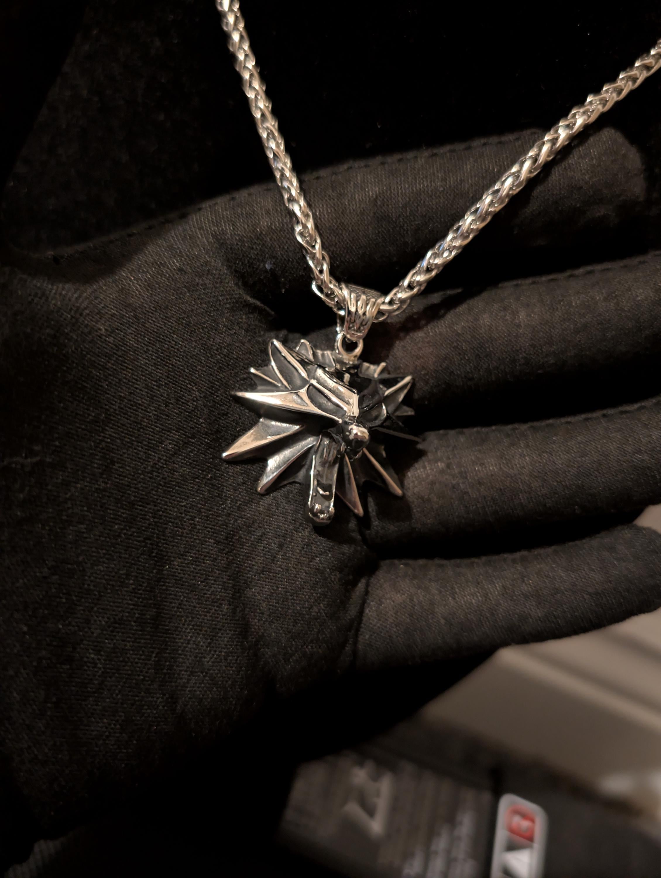Witcher wolf medallion - Etsy 日本