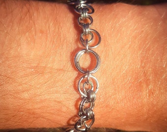Pulsera de cadena de luna plateada-Pulsera de cadena de estilo lunar-Cadena de acero de color plateado-Joyería hecha a mano-Encanto ritual metafísico-¡Obtenga el suyo ahora!