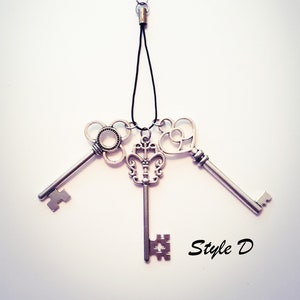 Silver Antique Skeleton Key Charm Keychains-Silver Colored Pewter Antique Skeleton Keys-Silver Key Talisman Altar Tools-Pagan Witch Charms
