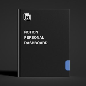 Puede incluir: Una libreta negra con las palabras "NOTION" y "PERSONAL DASHBOARD" impresas en blanco en la portada. Una pegatina azul se encuentra en la esquina inferior derecha de la portada.