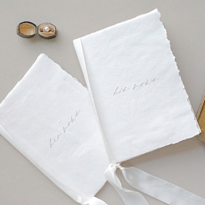 Vows/Gelübde Bücher, personalisierbar, 2-teiliges Set, Modell Minimal Calligraphy, auf handgeschöpftem Büttenpapier