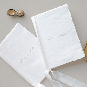 Vows/Gelübde Bücher, personalisierbar, 2-teiliges Set, Modell Minimal Calligraphy, auf handgeschöpftem Büttenpapier Bild 1