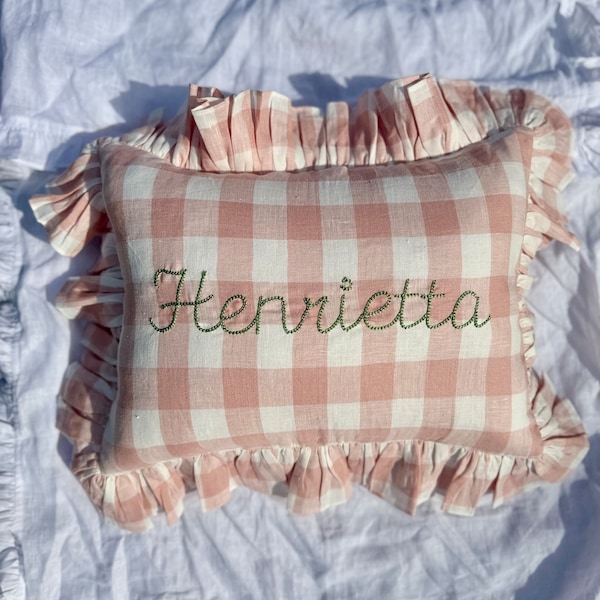 Besticktes individuelles Name Leinen Rüschen Mini Kissen in rosa Gingham große Karo