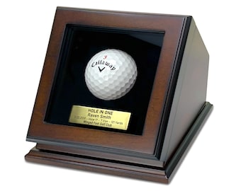 Estojo para exposição de bolas de golfe Hole In One Box - Placa personalizada gravada - Madeira com tampa de vidro para presente