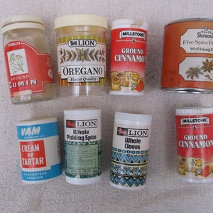 ollas de especias, cocina vintage, tinas de ingredientes, recuerdos de cocina