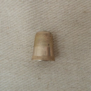 Metal thimble, Vintage thimble, sewing finger guard, decorative thimble