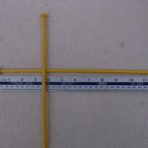 Gelbe Stricknadeln, Kunststoff Stricknadeln, Größe 22, 7 mm Bild 3