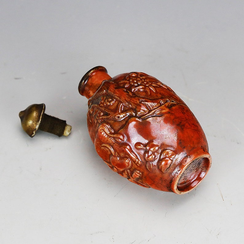 Red Chinese porcelain art antique Handmade 18th Century Ceramic snuff bottles collection