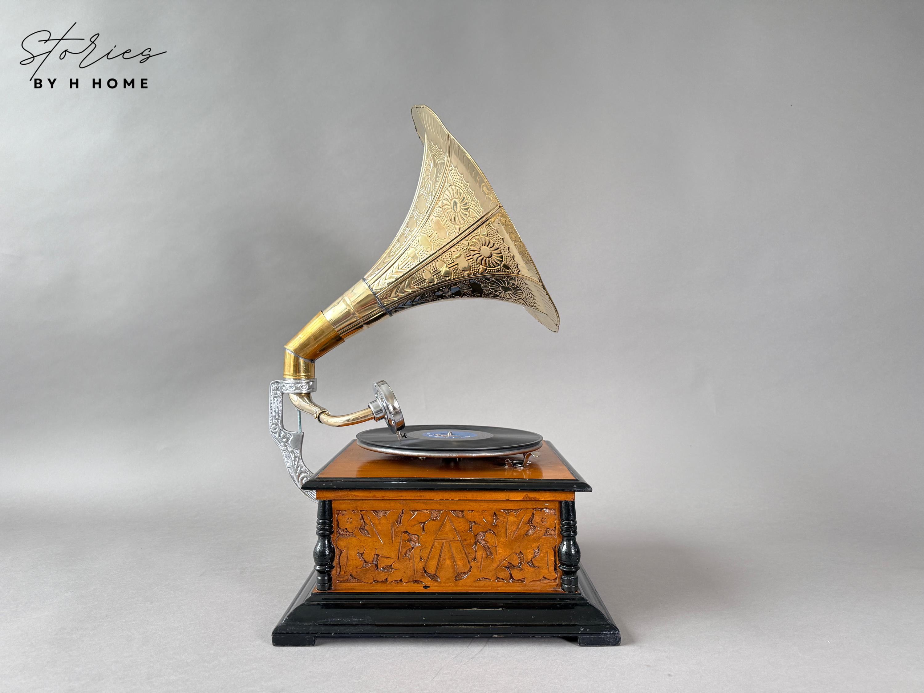 手作りの木製蓄音機：アンティーク真鍮ホーン式蓄音機 - Etsy 日本