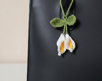 Handgemachte gehäkelte Tulpe Schlüsselanhänger: Boho Taschenanhänger
