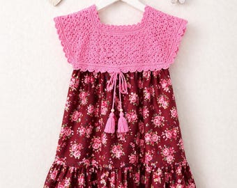 Vestido de algodón para niña con top de ganchillo – vestido de verano rosa/burdeos con flores – vestido infantil bohemio hecho a mano