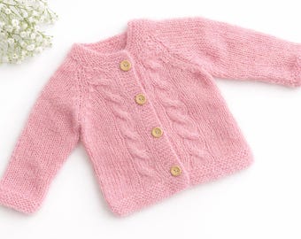 Chaqueta de bebé tejida a mano, rosa – 100% lana – Cárdigan suave con punto de ochos – Regalo para recién nacidos – Varias tallas