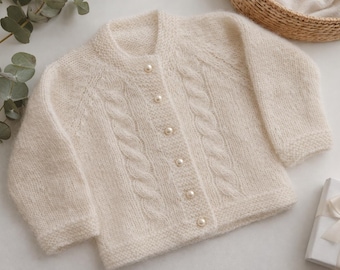 Cárdigan de bebé tejido a mano en alpaca y seda | Cárdigan suave de punto trenzado | Cárdigan para recién nacido | Regalo para baby shower