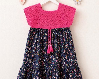 Vestido de verano para niña hecho a mano, talla 128, algodón | Vestido bohemio con corpiño de ganchillo | Vestido floral para niña, rosa y azul oscuro | Regalo para niñas