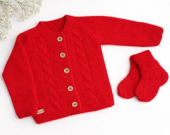 Conjunto de bebé de 62-68 cm tejido a dos agujas | Chaqueta y calcetines de seda de alpaca | Regalo para baby shower | Cárdigan rojo hecho a mano | Ropa de bebé abrigada