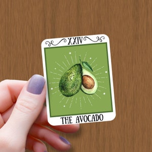 La etiqueta engomada brillante impermeable de la carta del tarot del aguacate, etiqueta engomada del vinilo de Cottagecore, etiqueta divertida de la fruta, etiquetas engomadas del tarot, regalo del amante del aguacate, Witchy
