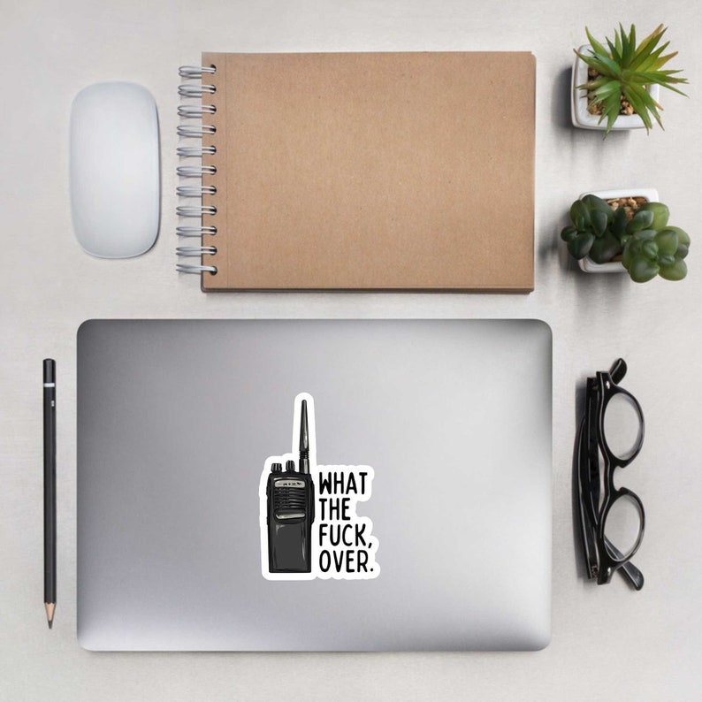 C'est quoi ce bordel, Sticker glacé surrésistant à l'eau, Sticker santé mentale en vinyle, Stickers anxiété, Sticker introverti, sarcastique, cadeau ami rigolo image 3