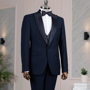 Men&#39;s Navy Blue Italian Style Tuxedo Suit, Groom Wedding Peak Collar Navy Blue Suit, Party Wear Tuxedo, Blue Slim Fit Peak Lapel Tuxedo